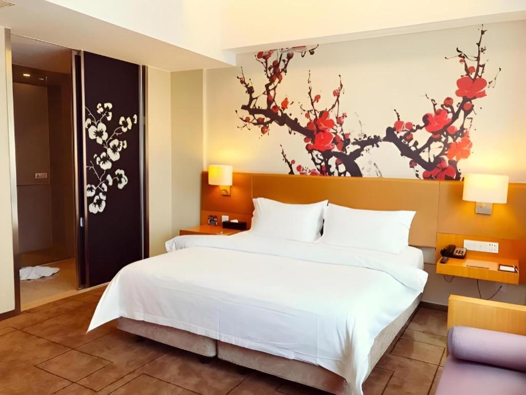 Metropolo Hotel Wuchuang Jiangtan Jiyuqiao Metro Station Ухань Экстерьер фото