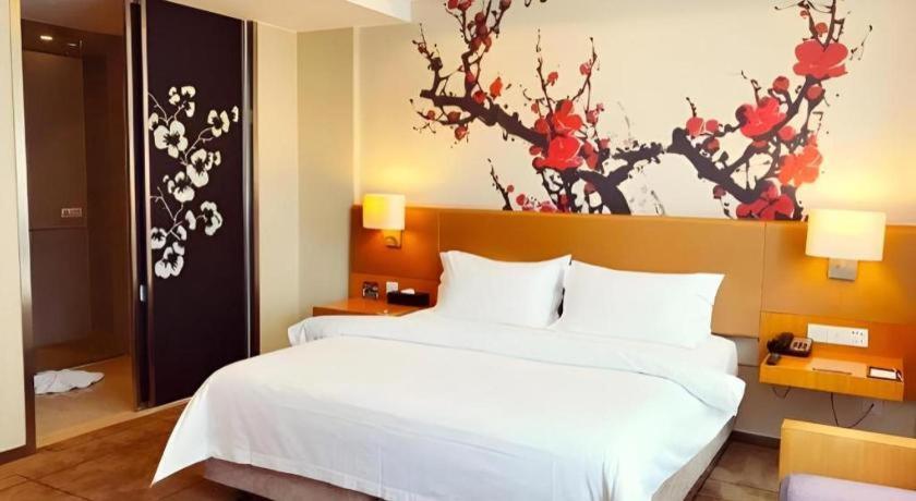 Metropolo Hotel Wuchuang Jiangtan Jiyuqiao Metro Station Ухань Экстерьер фото